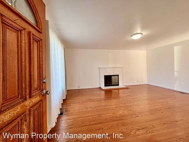 Foto del edificio - 3 br, 2 bath House - 3010 Stadium Avenue