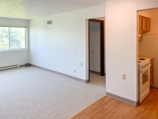 Building Photo - Woodland Apartments