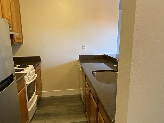 Building Photo - 280 Stonegate Cir
