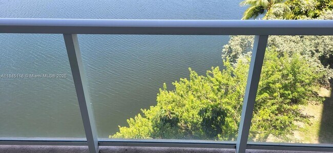 Foto del edificio - 1301 NE Miami Gardens Dr