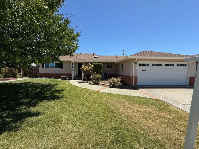 Foto del edificio - Updated Single Story Home located in Desirable Glenmoor Neighborhood of Fremont
