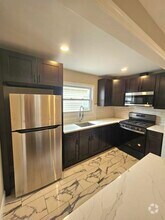 Building Photo - 427 5th St