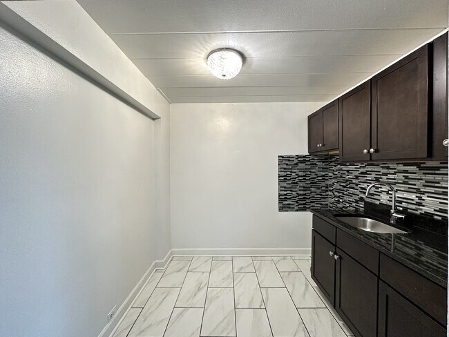 Foto del edificio - 1360 W Touhy Ave