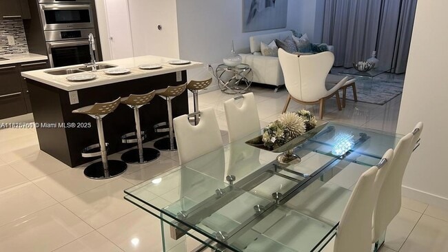 Foto del edificio - 7751 NW 107th Ave