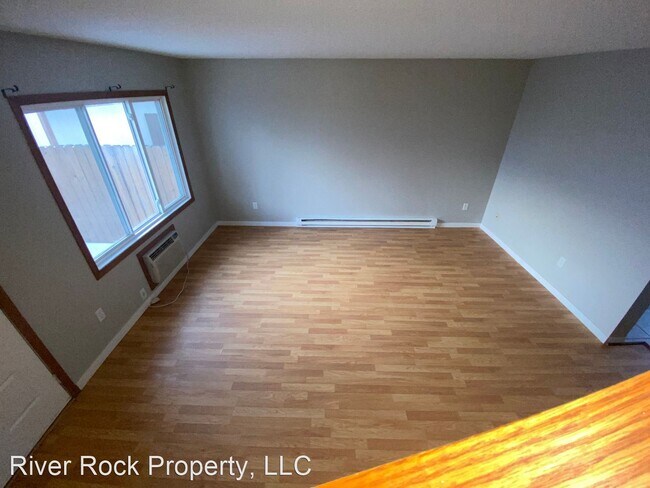 Building Photo - 3 br, 1 bath House - 446 22nd St E