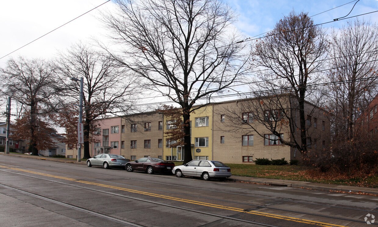 Building Photo - South View Apartments