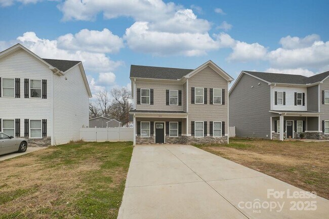 Building Photo - 3806 Freedom Dr