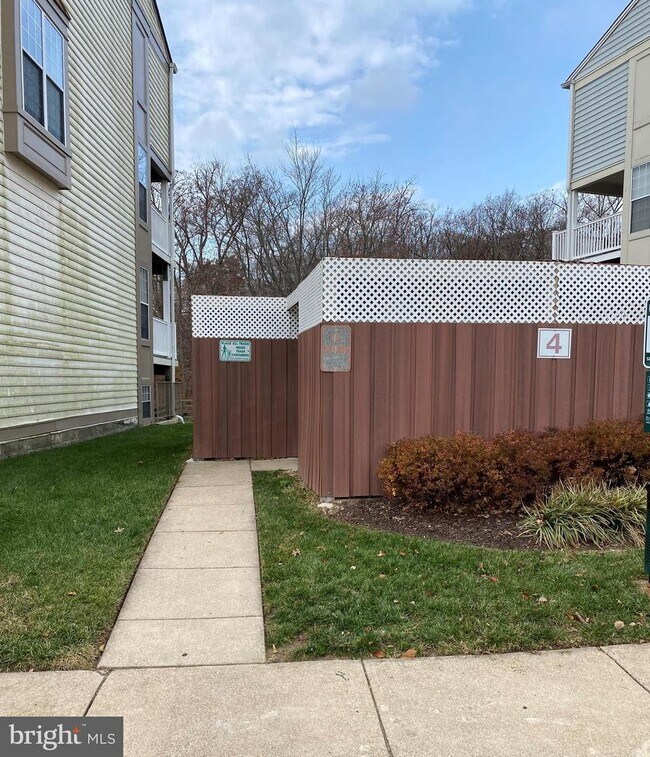 Foto del edificio - 9260 Cardinal Forest Ln