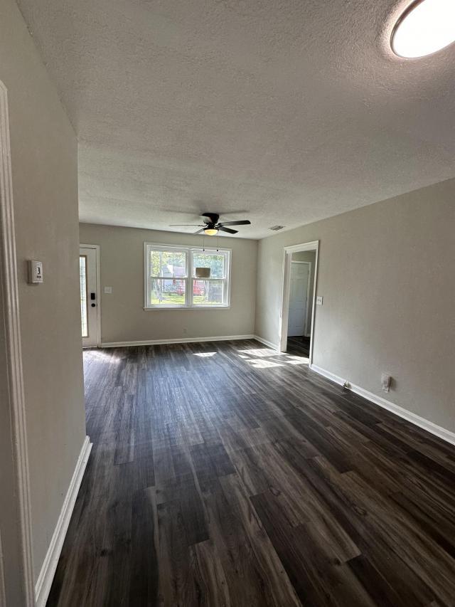 Building Photo - 3 bedroom in Jacksonville FL 32209