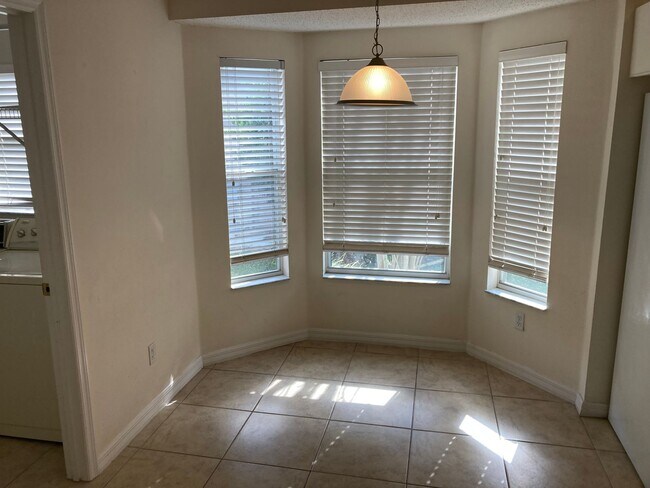Building Photo - Charming 3BD/2BA - Cheshire Woods