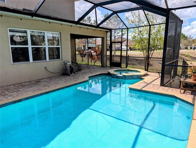 Foto del edificio - 538 Westchester Hills Ln