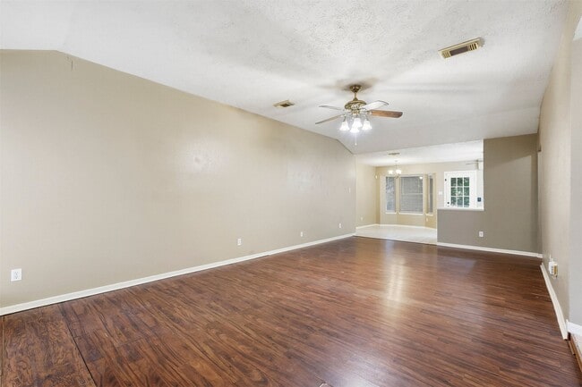 Foto del edificio - 21739 Park Bend Dr