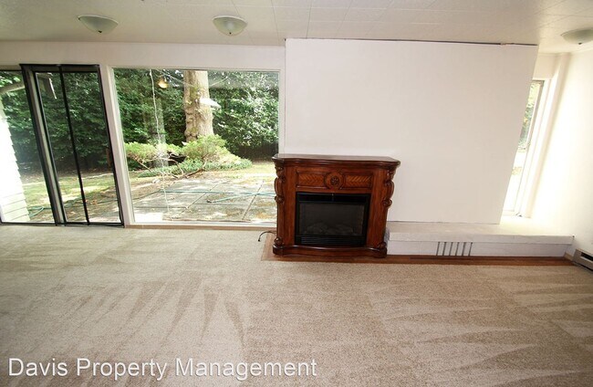 Building Photo - 5 br, 2 bath House - 10425 NE 124th ST