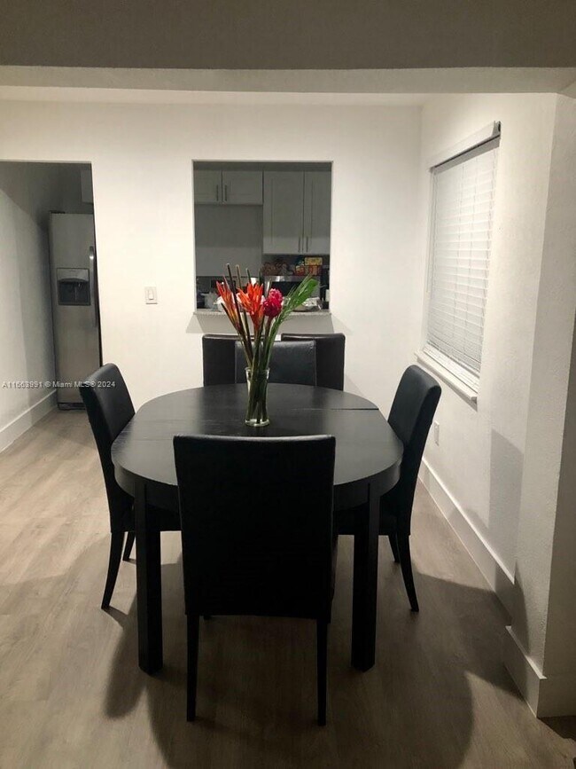 Foto del edificio - 3048 SW 16th Ter