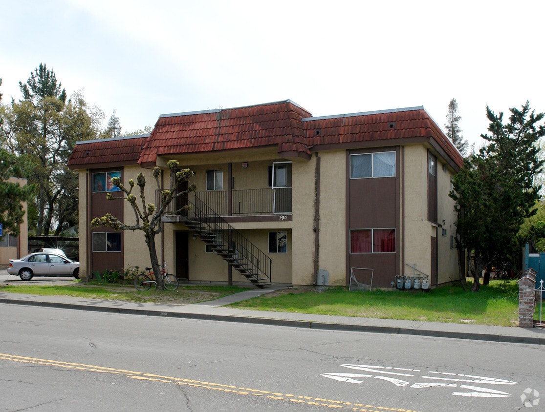 Building Photo - 340 March Ave