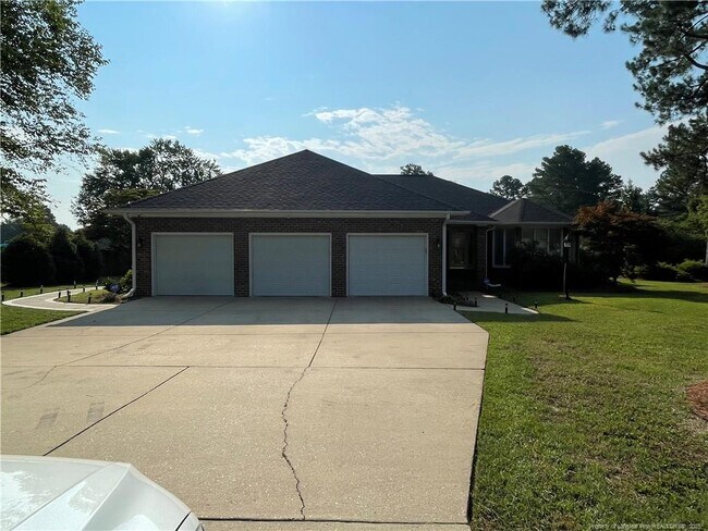 Foto del edificio - 6560 Windy Creek Way