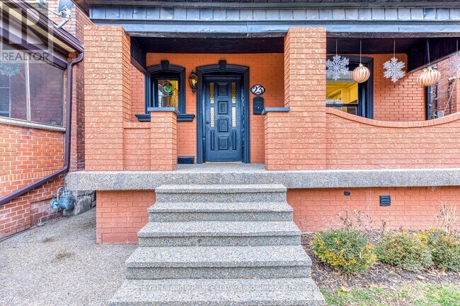 Building Photo - 23 Fairholt Rd N