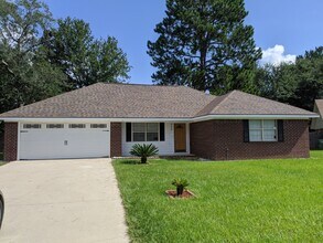Building Photo - 940 Wedgewood Way