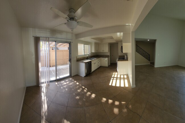 Kitchen with dining area - 16571 Regina Cir