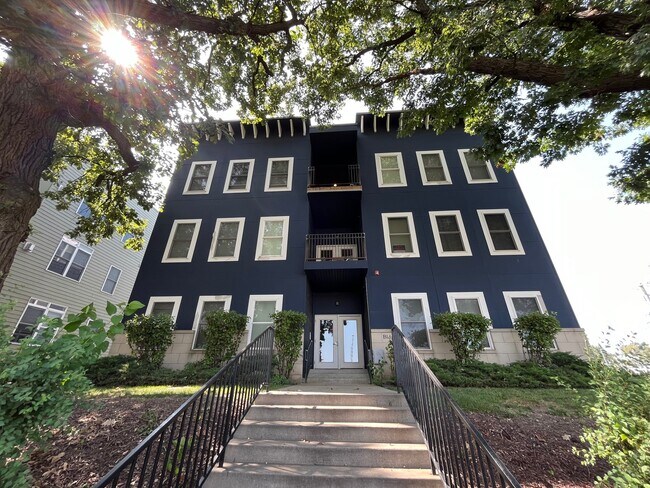Building Photo - 1717 Olive Ave