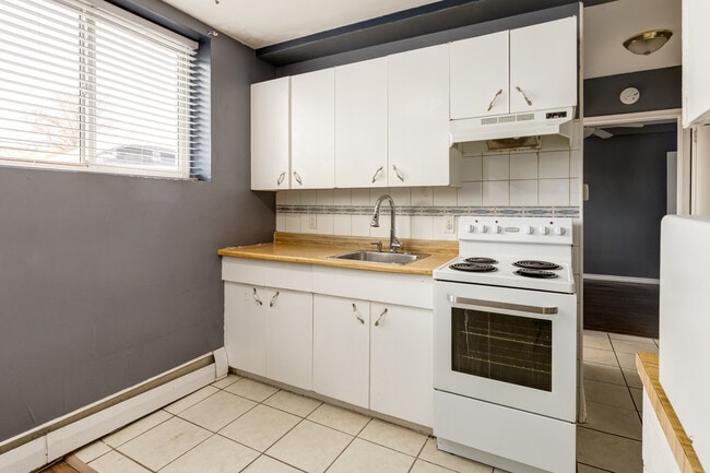 Building Photo - Kent Apartments