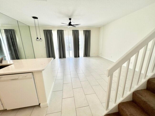 Building Photo - 2103 Tarpon Lake Way