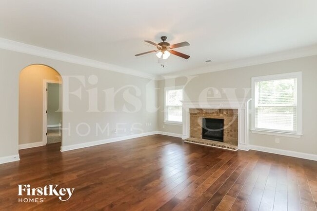 Building Photo - 1324 Wild Rose Dr SE