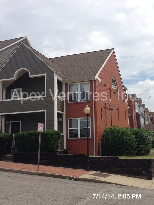 Building Photo - 125 Lea Ave