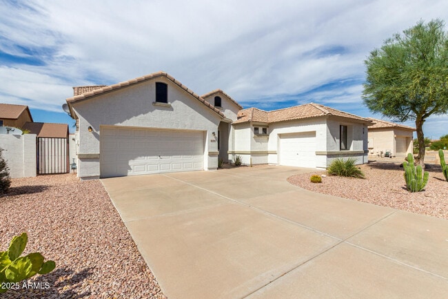 Building Photo - 2936 E Hazeltine Way