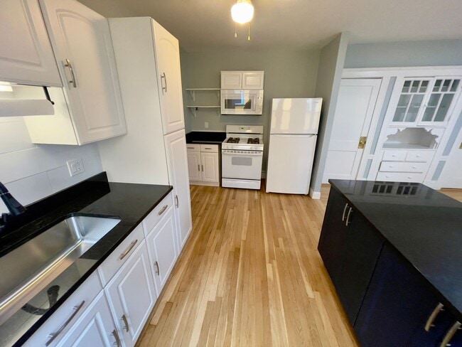 Photo - Renovated 2bed in Jamaica Plain available now Apartment