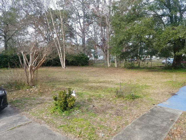 Building Photo - 343 Sabra Dr