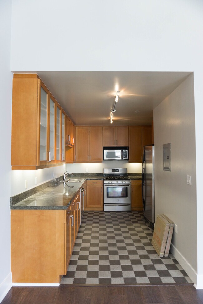 Kitchen - 190 7th St