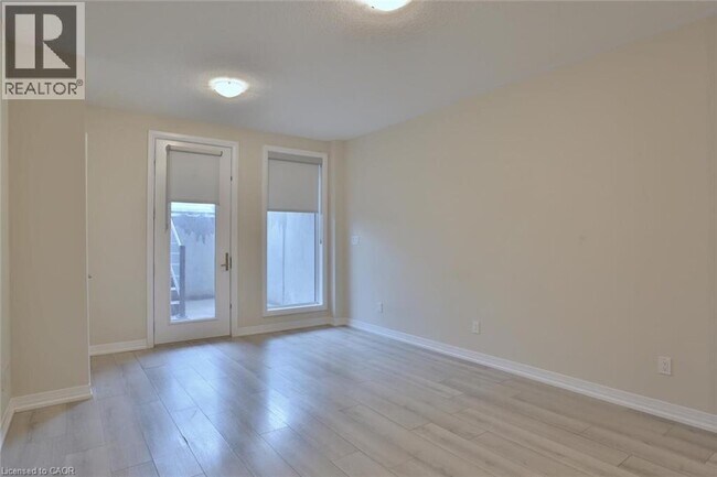 Building Photo - 261 Woodbine Ave