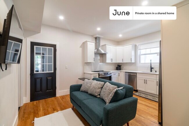 Building Photo - Room in Shared 5 bed/2 bath home in Roxbury