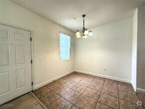 Building Photo - 50 Aura de Blanco St