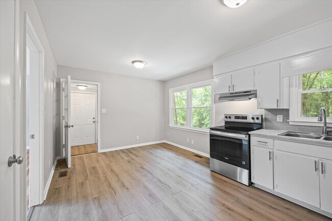 Foto del edificio - Minutes to Downtown Fort Mill - Renovated ...