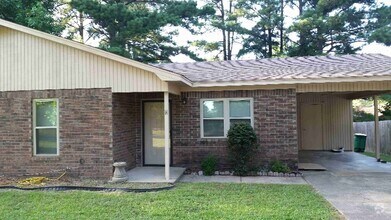 Building Photo - 8 Riata Ct