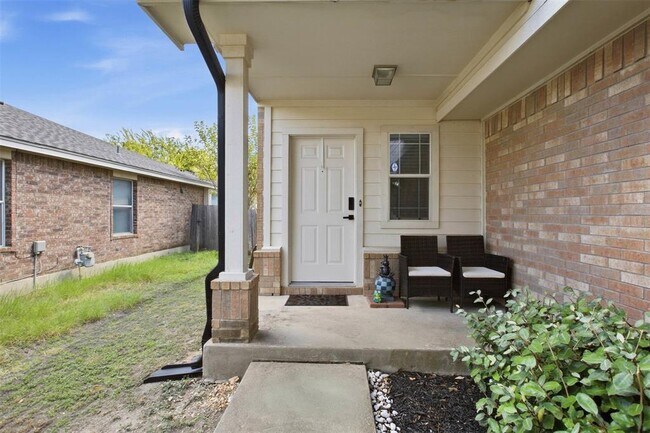 Foto del edificio - 912 Sweet Leaf Ln