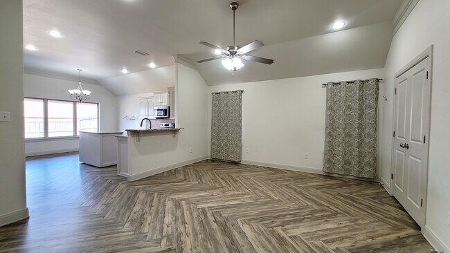 Open concept - 3830 Bettes Ln