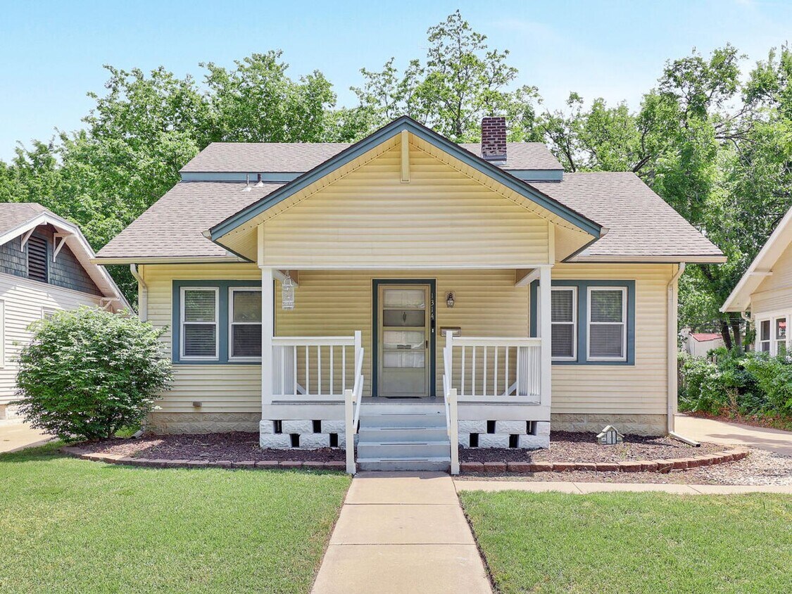 Primary Photo - Gorgeous 4 Bedroom Home in RIVERSIDE - Rar...
