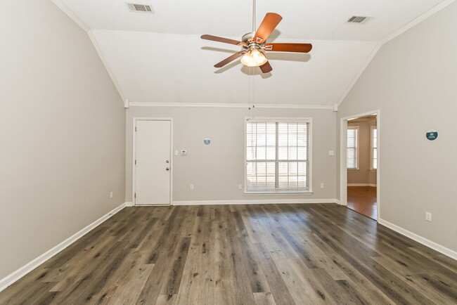 Building Photo - 785 Rain Dance Way