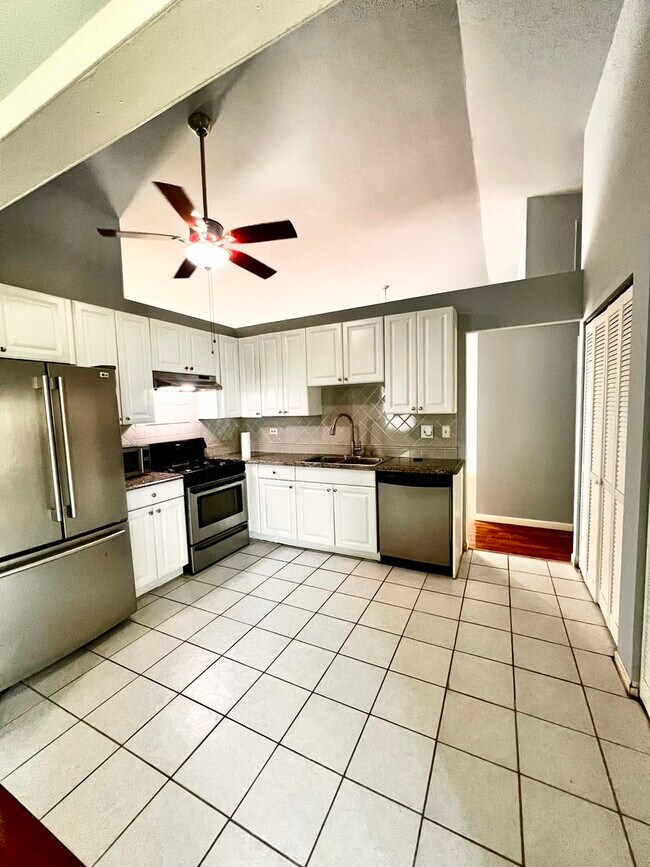 Building Photo - 43 Sandhurst Rd