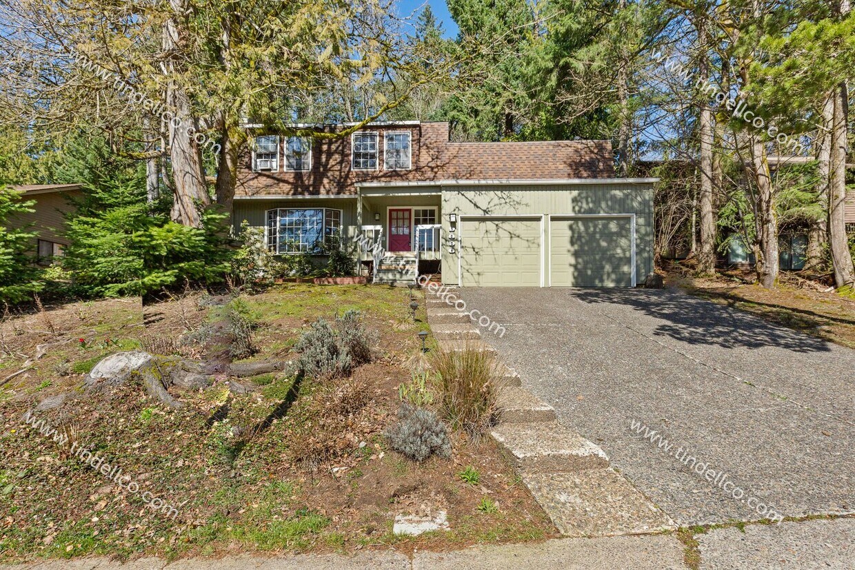 Primary Photo - Charming Tigard home with Unmatched Charac...