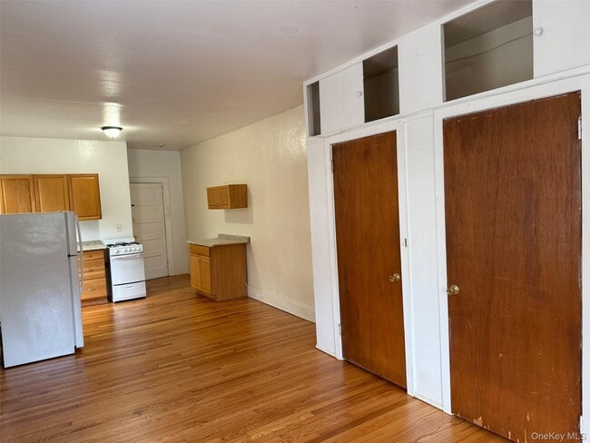 Building Photo - 49 Congers Rd