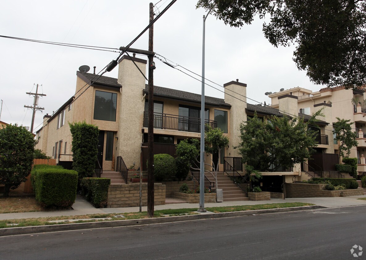 Building Photo - 11574 Iowa Ave