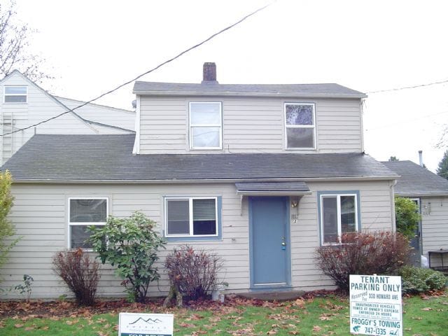 River Road duplex w/5-plex in back - River Road duplex w/5-plex in back House