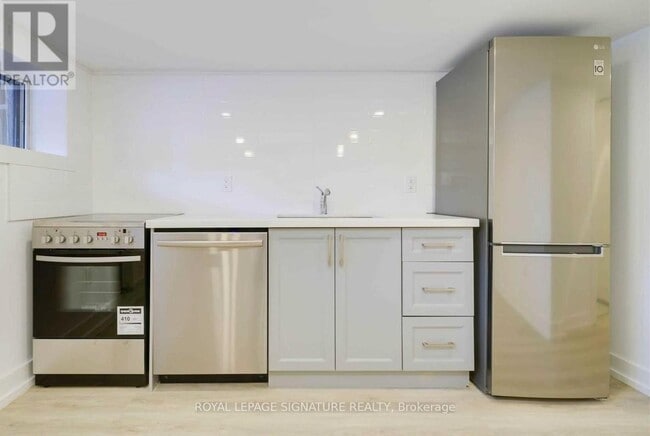 Building Photo - 129 Curzon St