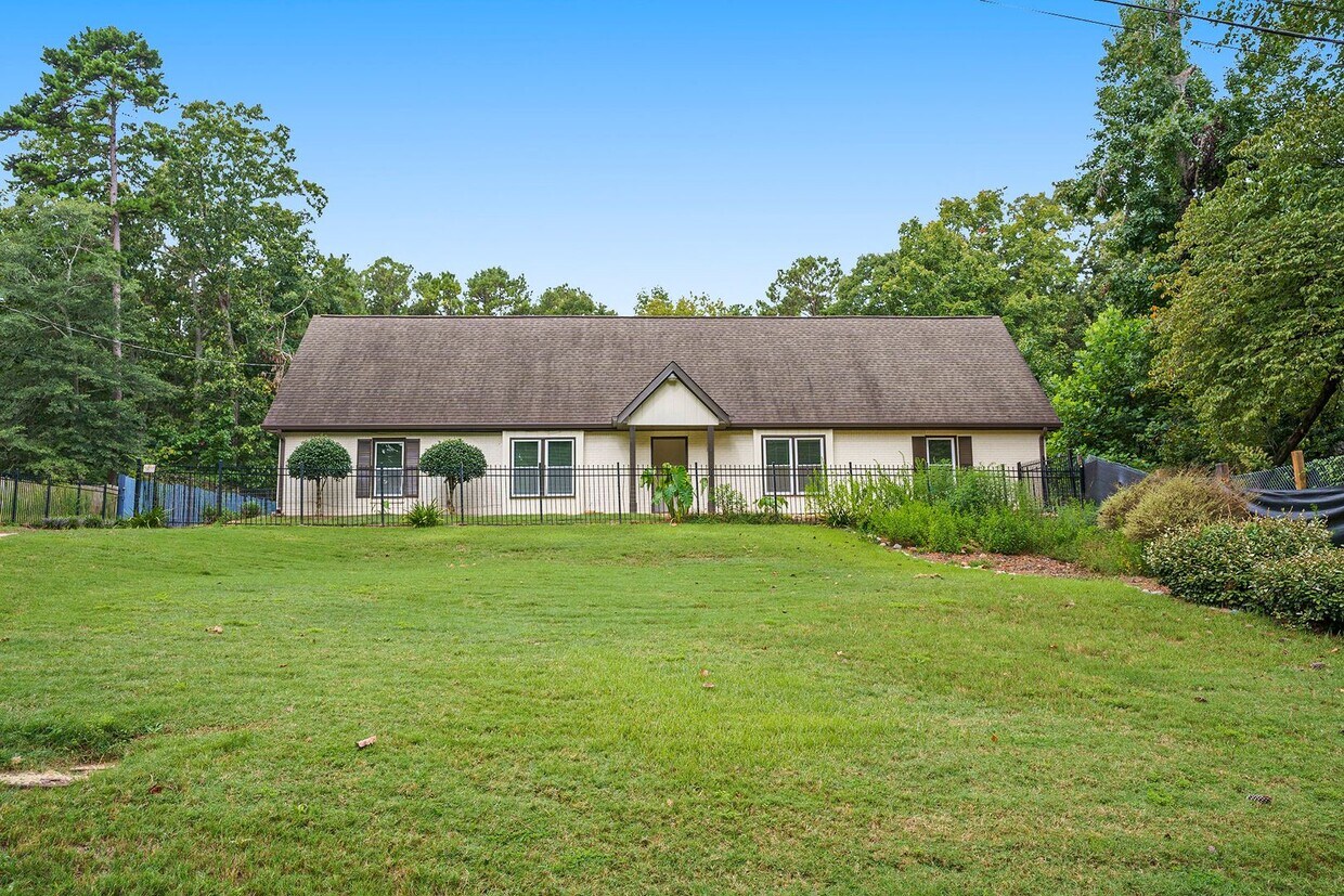 Foto principal - Lovely 3BR/2BA Duplex close to Downtown Co...