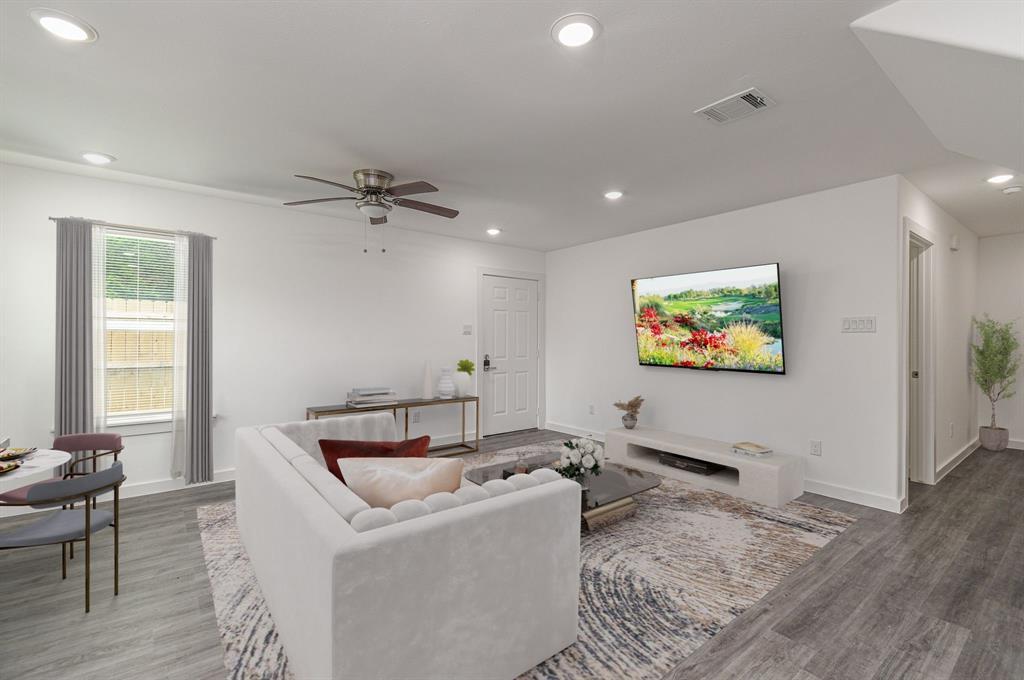 Foto principal - 7802 Crestview Dr