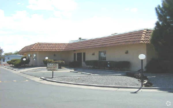 Building Photo - Silverlake Estates